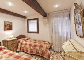 Palazzetto San Lio, Rialto 3