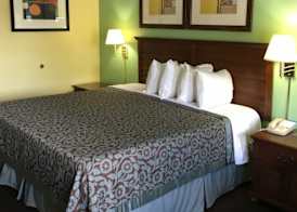 Days Inn by Wyndham Lamont/Monticello 4