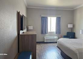 Days Inn by Wyndham Rockdale Texas 5