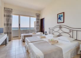 Piere Anne Beach Hotel 4
