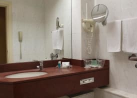 Holiday Inn THESSALONIKI by IHG 5