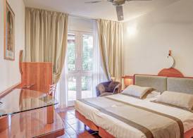 Hotel with private beach in San Vincenzo 2