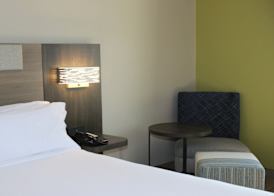 Holiday Inn Express & Suites WILSON-DOWNTOWN by IHG 3