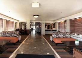 Oxnard Inn Lancaster 4