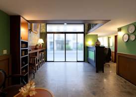 Walled off Hotel Paris 4