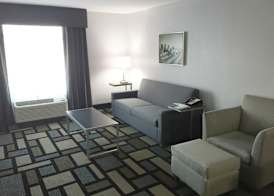 Best Western Plus Birmingham Inn & Suites 4