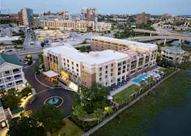 Hilton Garden Inn Charleston Waterfront/Downtown 3