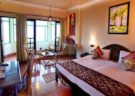 Camelot Resort 3