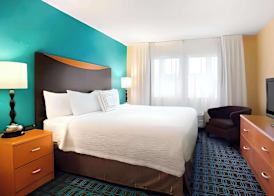 Dubuque Inn and Suites 5