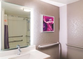 La Quinta Inn & Suites by Wyndham Denver Airport DIA 4