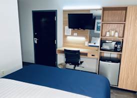 Microtel Inn & Suites by Wyndham Tuscaloosa East 5