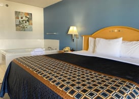 Econo Lodge Branson Theater District 5