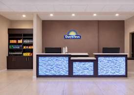 Days Inn & Suites by Wyndham Tomball Houston NW 3