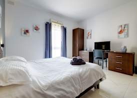 Idyllic Apartment steps from the Promenade 4