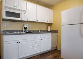 Quality Inn & Suites Silverdale Bangor-Keyport 5