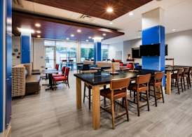 Holiday Inn Express & Suites BOSTON - MARLBORO by IHG 2