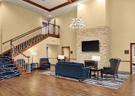 Comfort Suites Milwaukee Airport 3