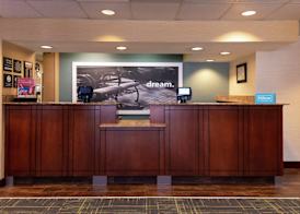Hampton Inn Greensboro-Airport 4