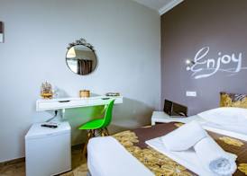 Gregory Comfort Hotel 4
