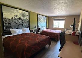 Super 8 by Wyndham Topeka/Wanamaker RD/I-70 5