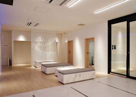 Henn na Hotel Komatsu Ekimae 3