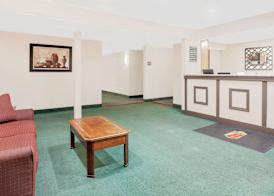 Super 8 by Wyndham Middletown 3