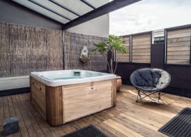 U Boutique Hotel, SureStay Collection by BW 4