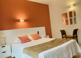 Hotel Restaurant Llansola 4
