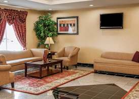 Comfort Suites near Indianapolis Airport 2