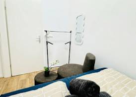 Simple Private Room Steps from Augarten 4