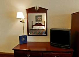Americas Best Value Inn & Suites Waukegan Gurnee 4