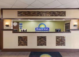 Days Inn by Wyndham Knoxville East 2