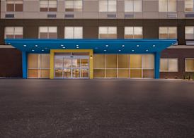 Tru By Hilton Kansas City Airport 3