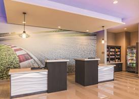 La Quinta Inn & Suites by Wyndham Atlanta South - McDonough 2