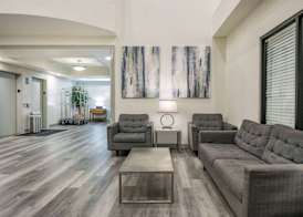 Ramada by Wyndham Bakersfield 3