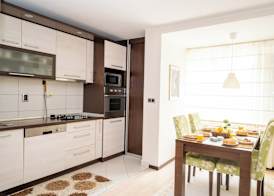 Bright 1BDR Apartment in the City Center 4