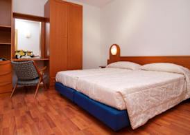 Aparthotel Englovacanze 4