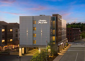 Hampton Inn & Suites-Worcester, MA 2