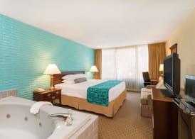 Howard Johnson by Wyndham Williamsburg 4
