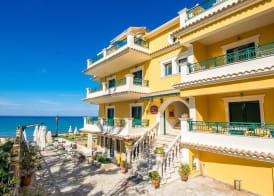 Andreolas Luxury Suites 2