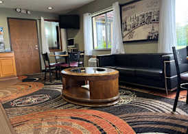 Super 8 by Wyndham Paris IL 5