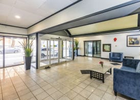 Comfort Inn & Suites 4