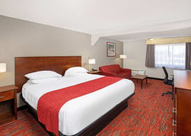 Ramada by Wyndham Bowling Green 4