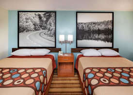 Super 8 by Wyndham Burlington NC 4