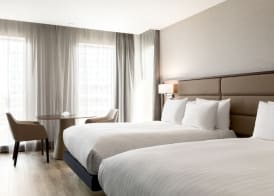 AC Hotel by Marriott Belfast 4