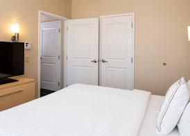 TownePlace Suites by Marriott Bakersfield West 5