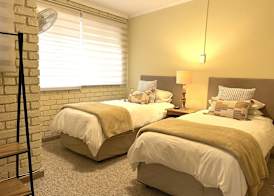 Safari Club Guest Lodge OR Tambo International Airport 4