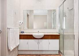 Quality Hotel Bayswater 5