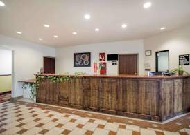 Econo Lodge Anderson 3