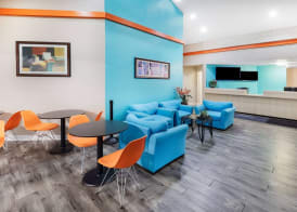 Howard Johnson by Wyndham Houston Hobby Airport 4